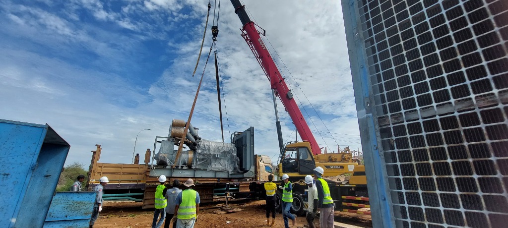 Operasional Lapangan Pembangkit Listrik PT Surya Karya Energi